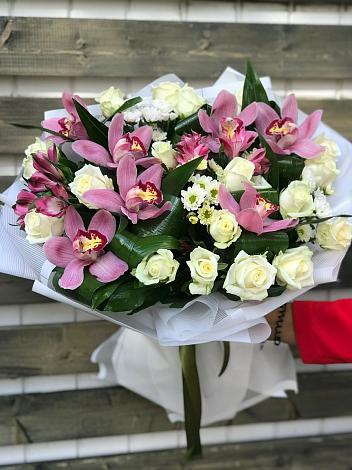 Букет цветов из: Розы и Хризантемы в Татарино