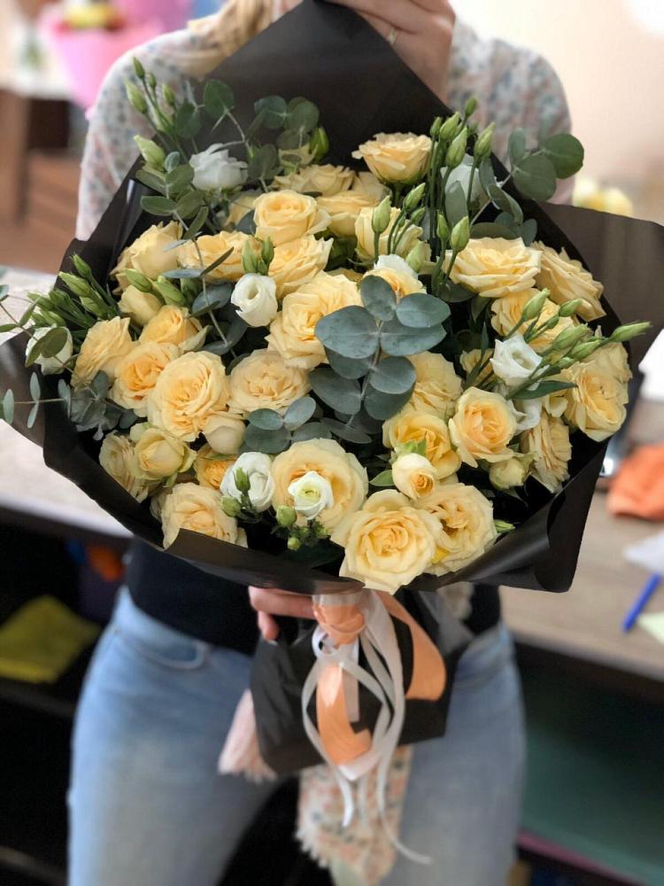 Букет цветов из: Розы и Лизиантусы в Татарино