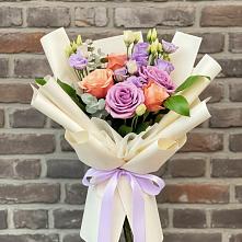 Букет цветов из:  Лизиантусы и Розы в Татарино