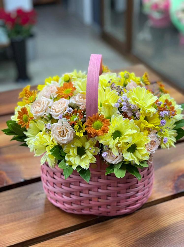 Цветочная композиция из Хризантемы и Розы в корзине в Татарино