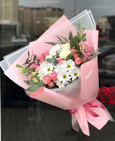 Букет цветов из: Розы, Лизиантусы и Хризантемы в Татарино