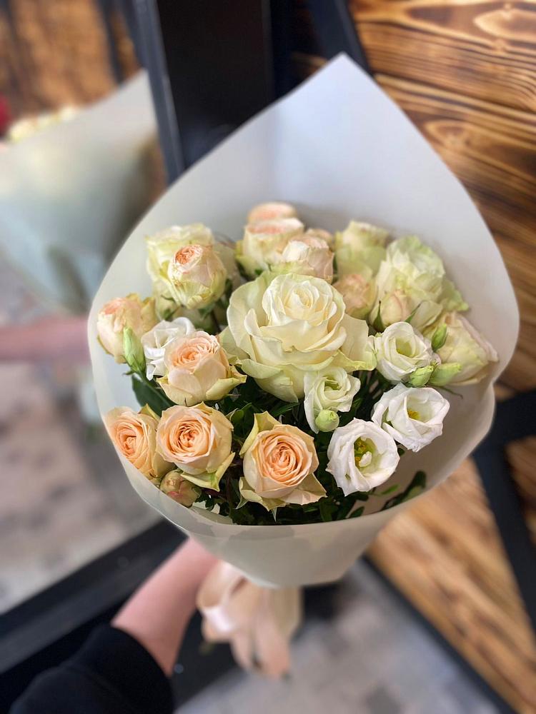 Букет цветов из: Розы и Лизиантусы в Татарино